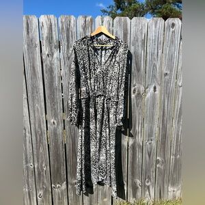 Banana Republic: Black & White Leopard Print Maxi Dress LongSleeve: Size 12 Tall